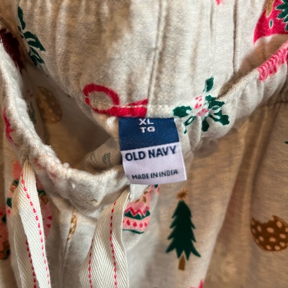 Old Navy Jogger Pajamas - Picture 2 of 9